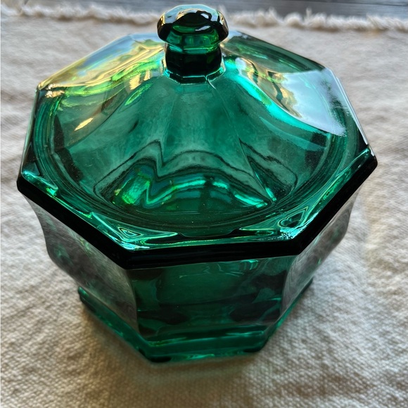Vintage Indiana Glass GREEN CONCORD Octagon Candy Dish With Lid - Picture 4 of 7